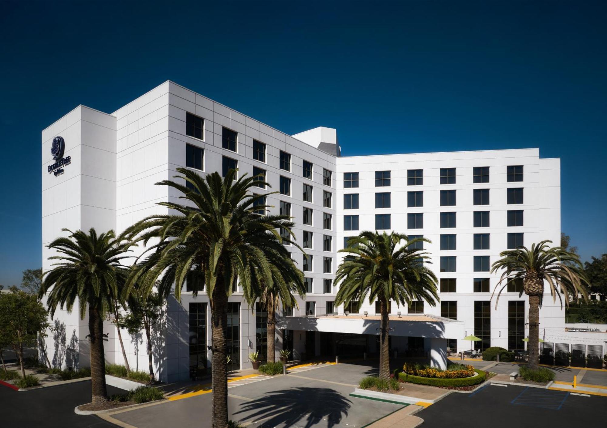 Doubletree By Hilton Irvine Spectrum Exterior foto