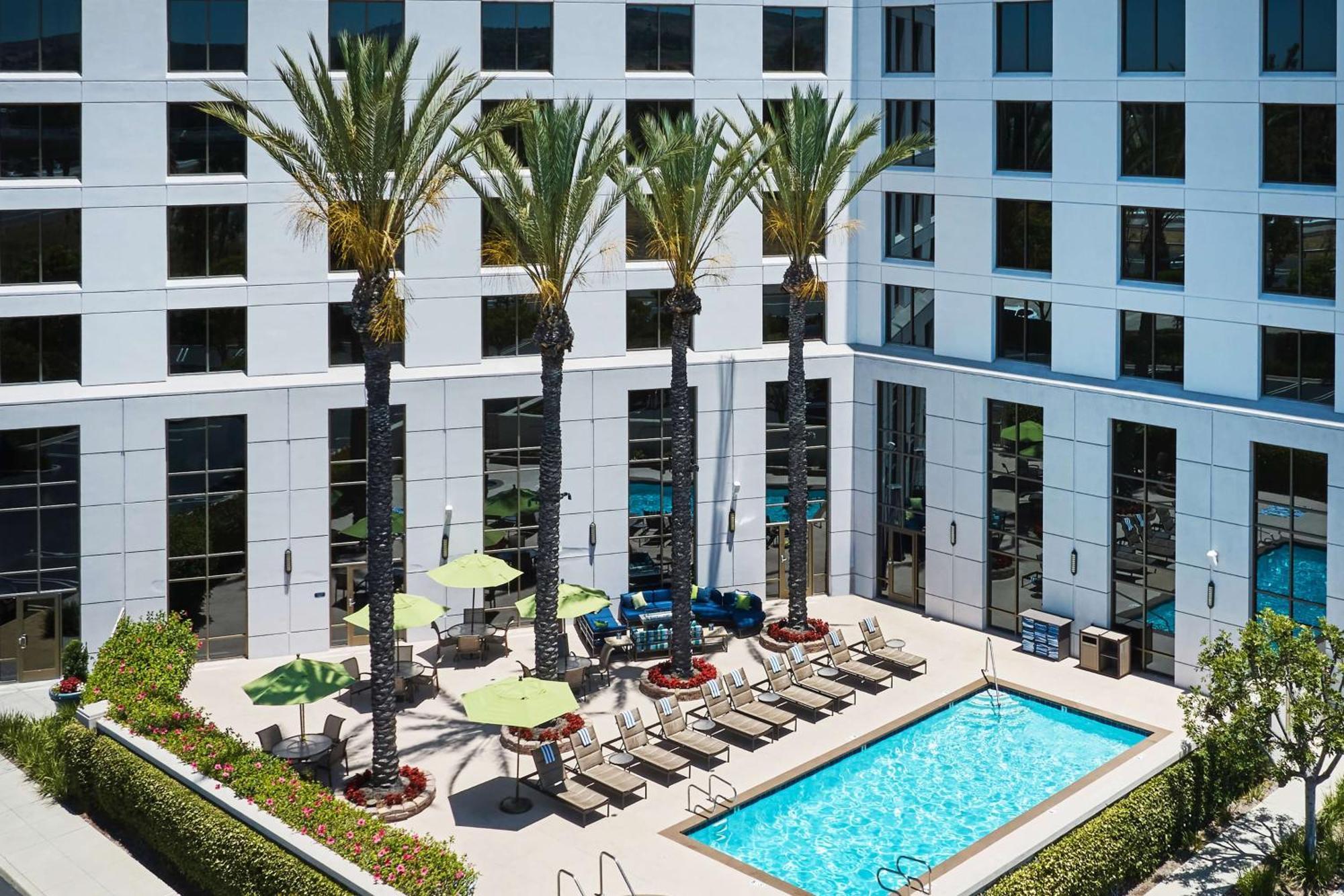 Doubletree By Hilton Irvine Spectrum Exterior foto